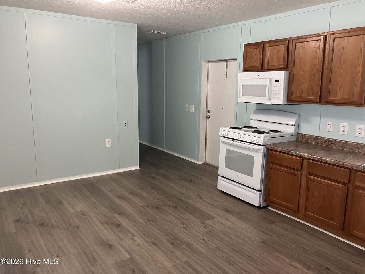 1024 Alandale Pl Se - Photo 4 of 15
