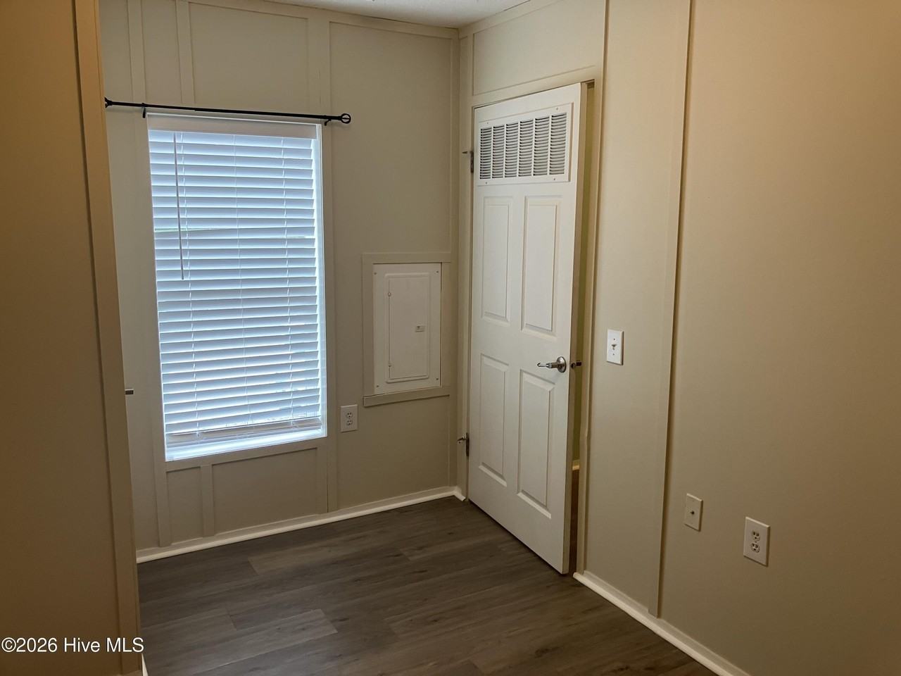 1024 Alandale Pl Se - Photo 6 of 15