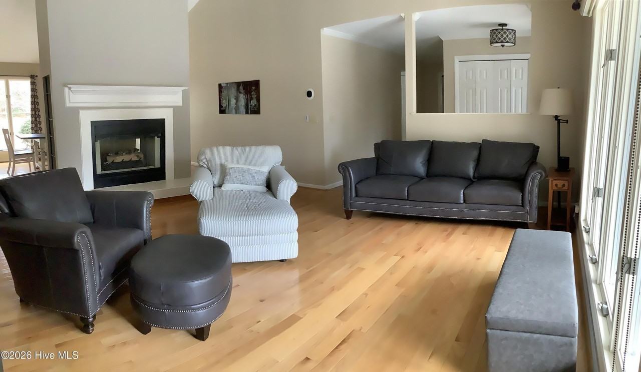 102 Owens Cir - Photo 4 of 4