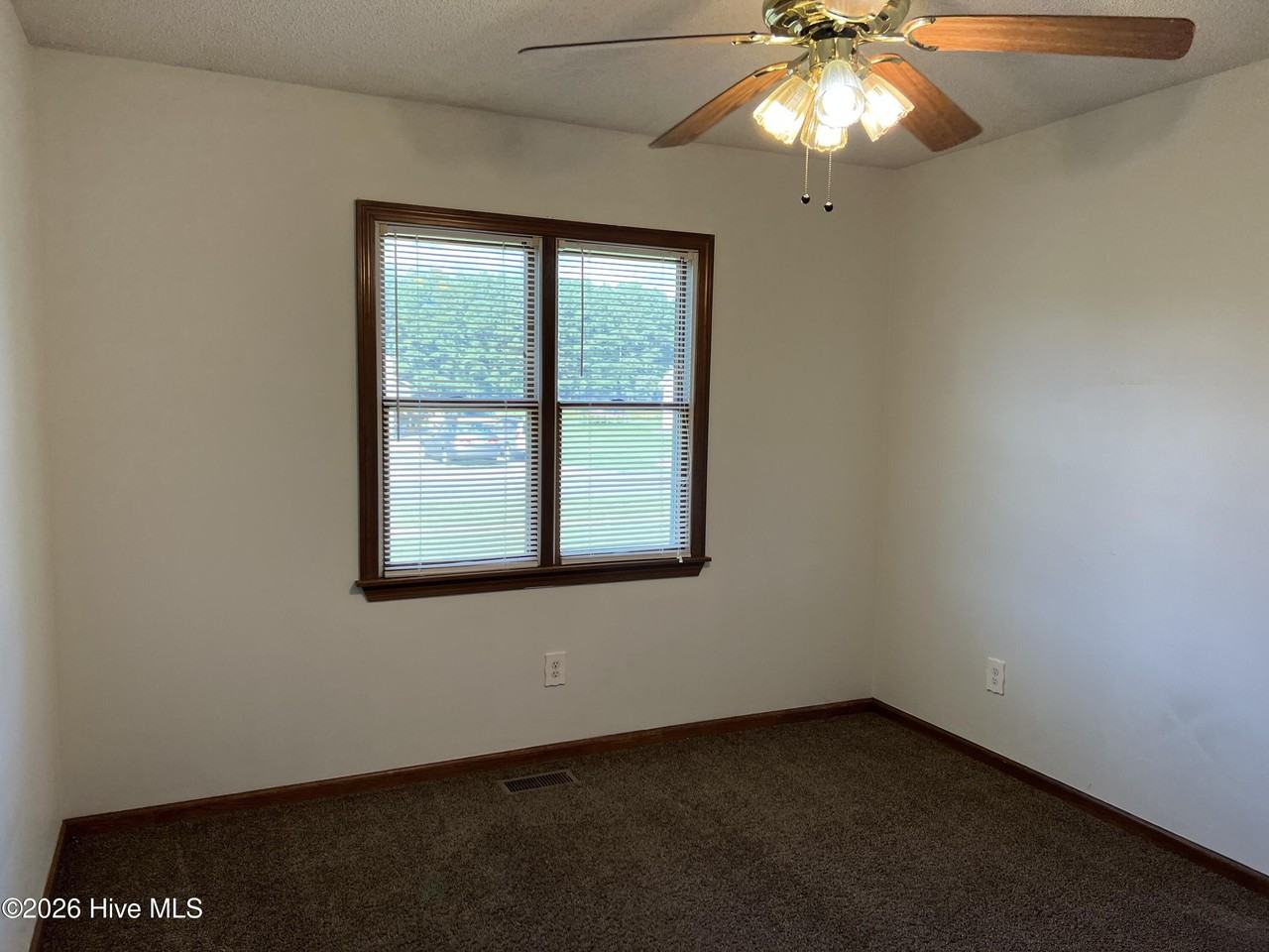 120 Northbanks Rd - Photo 5 of 9