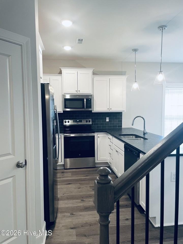 2124 Dartford Dr #A - Photo 5 of 29