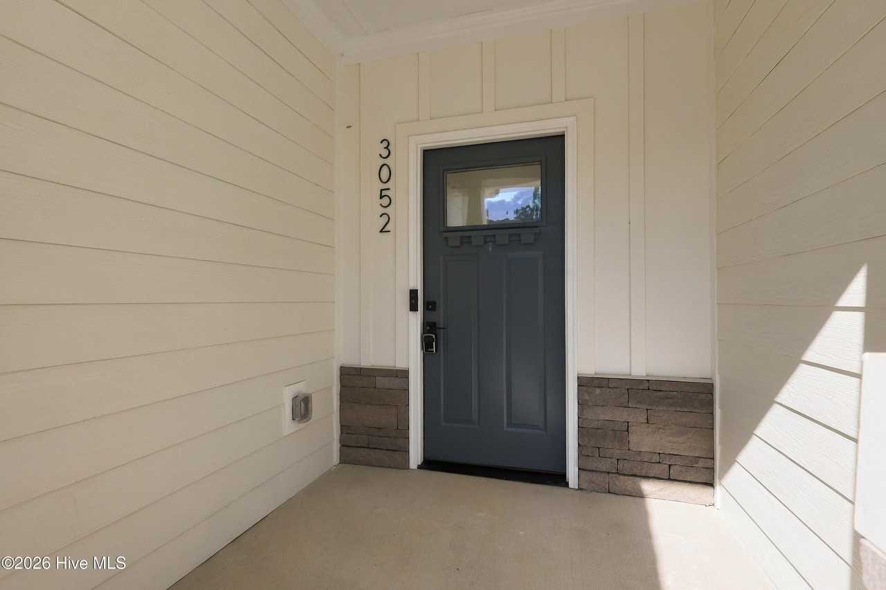 3052 Candlelight Dr - Photo 2 of 37