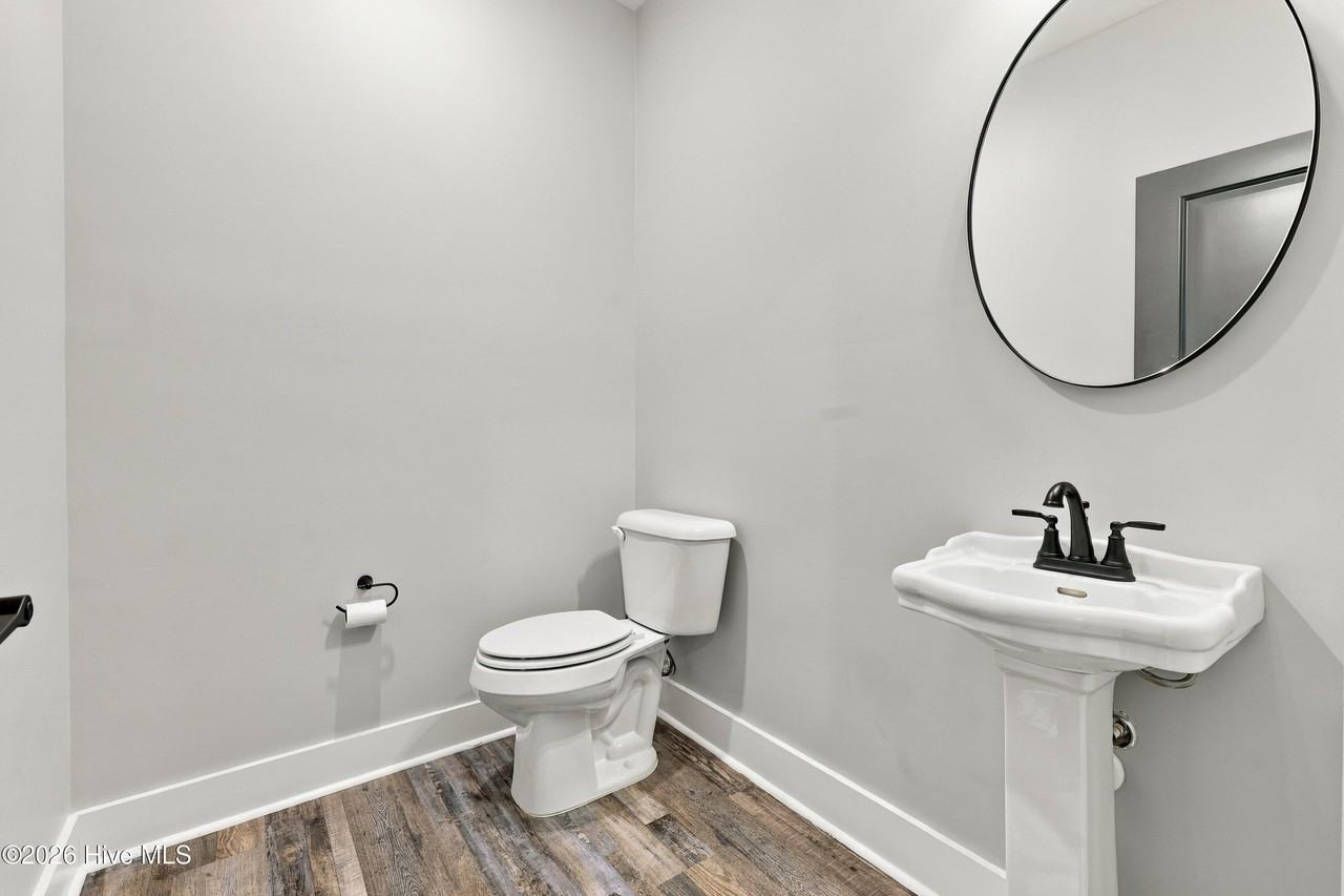 3052 Candlelight Dr - Photo 5 of 37