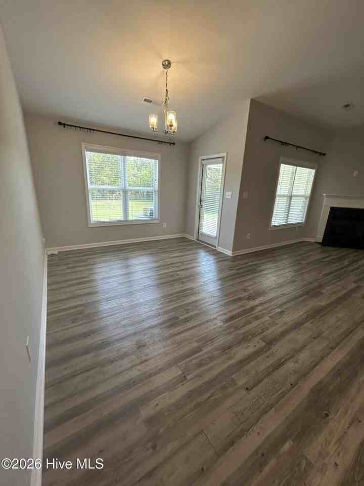 228 Patriot Dr - Photo 7 of 17
