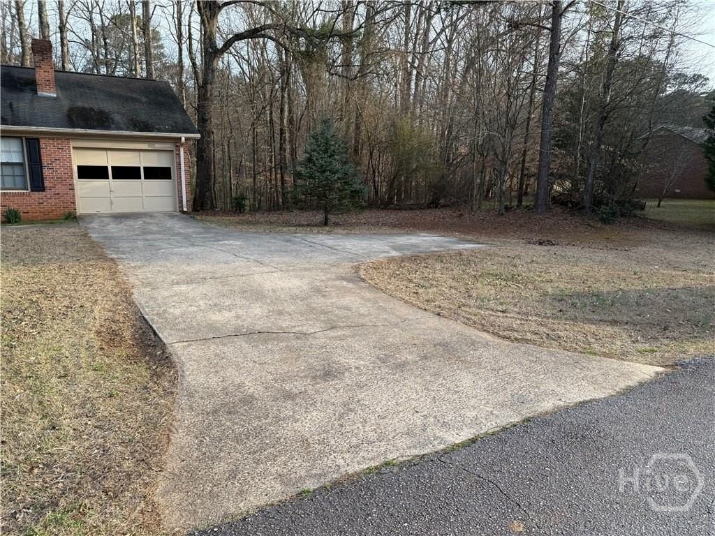 1030 Cherokee Cir - Photo 2 of 26