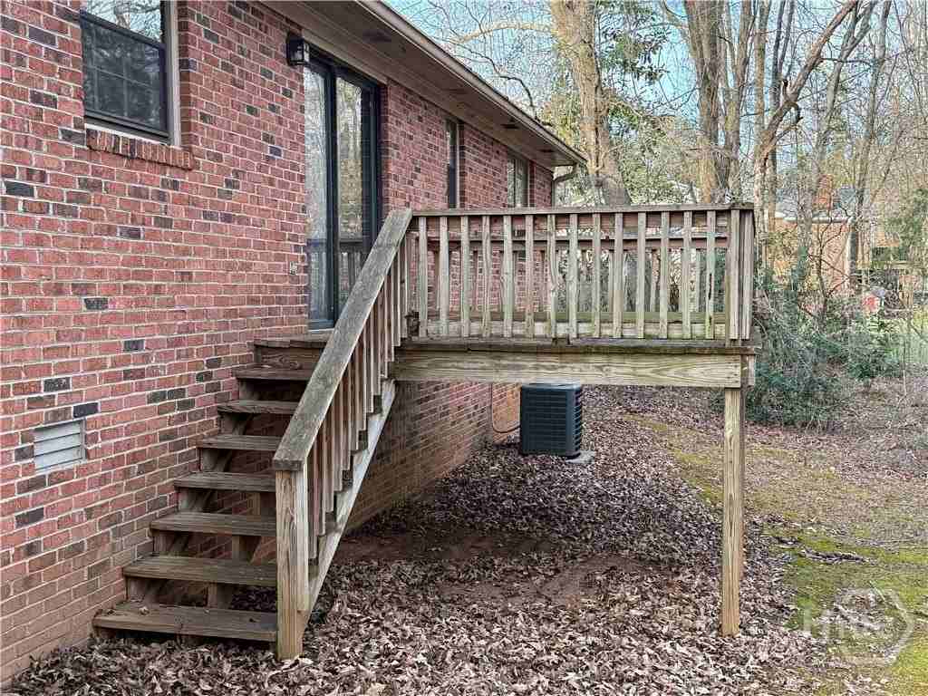 1030 Cherokee Cir - Photo 5 of 26
