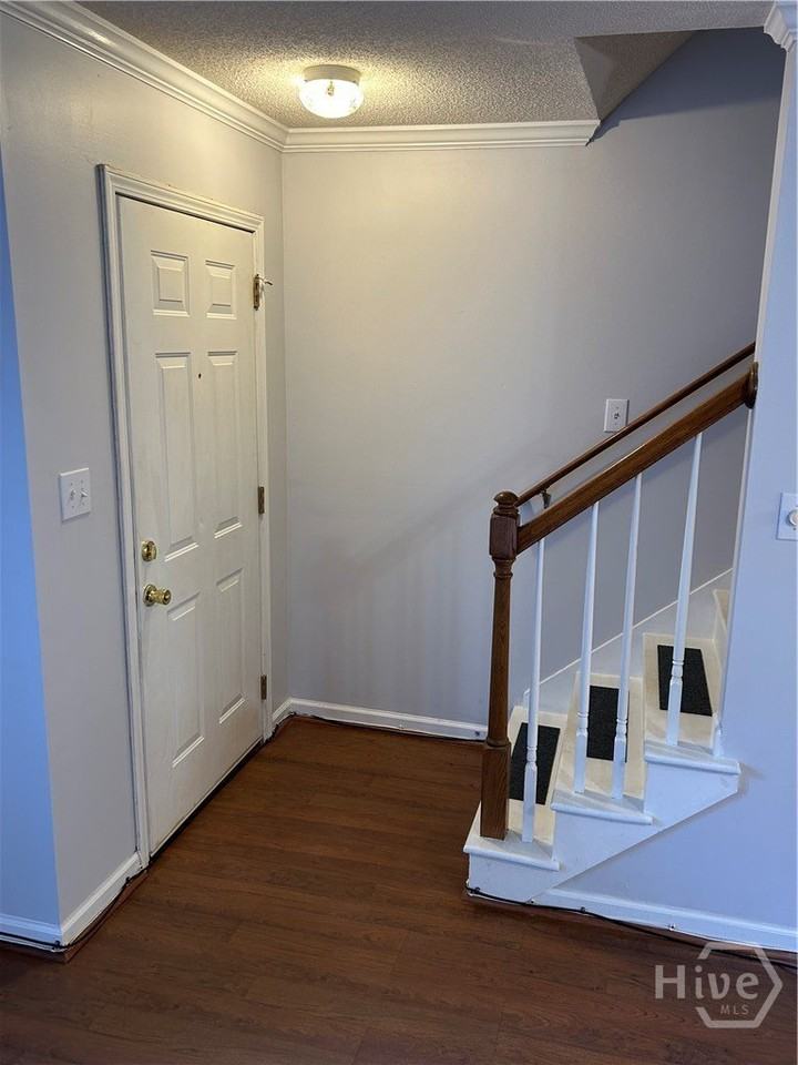 637 Huntington Rd - Photo 5 of 26