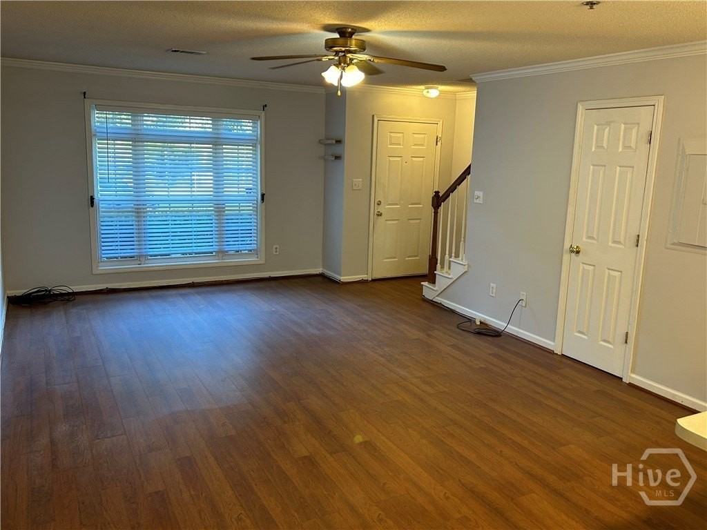 637 Huntington Rd - Photo 7 of 26