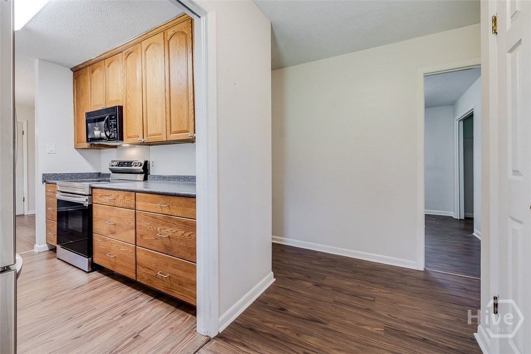 1417 Whitfield Park Cir - Photo 5 of 31