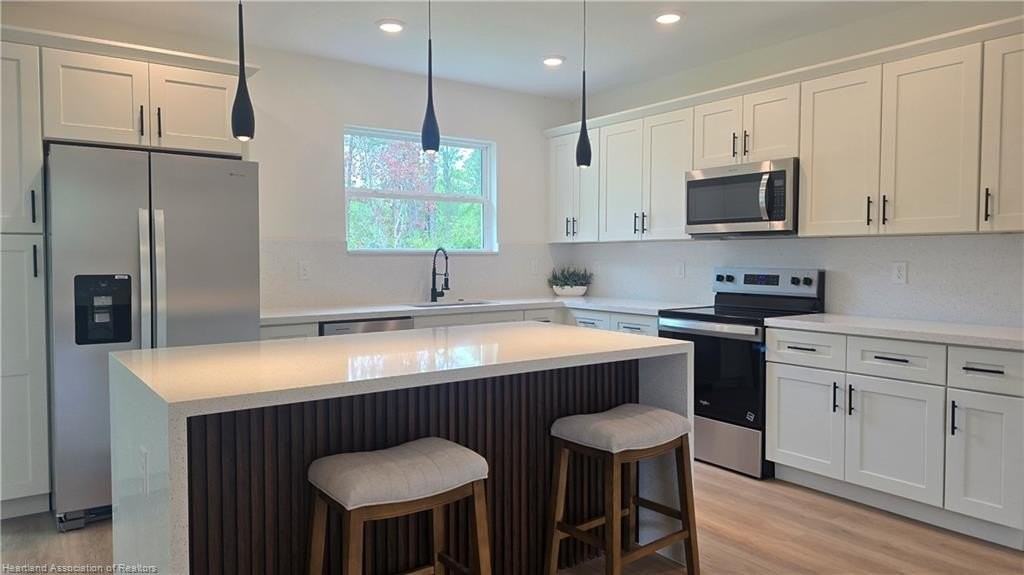 4225 Gerona Ave - Photo 4 of 45