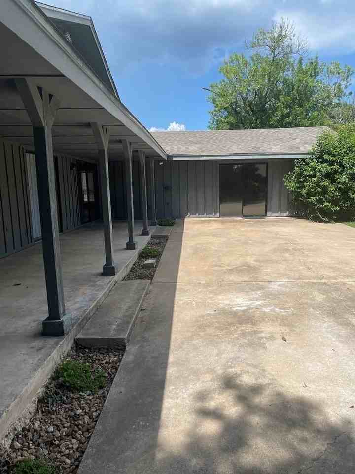 203 Coronado Dr - Photo 7 of 10
