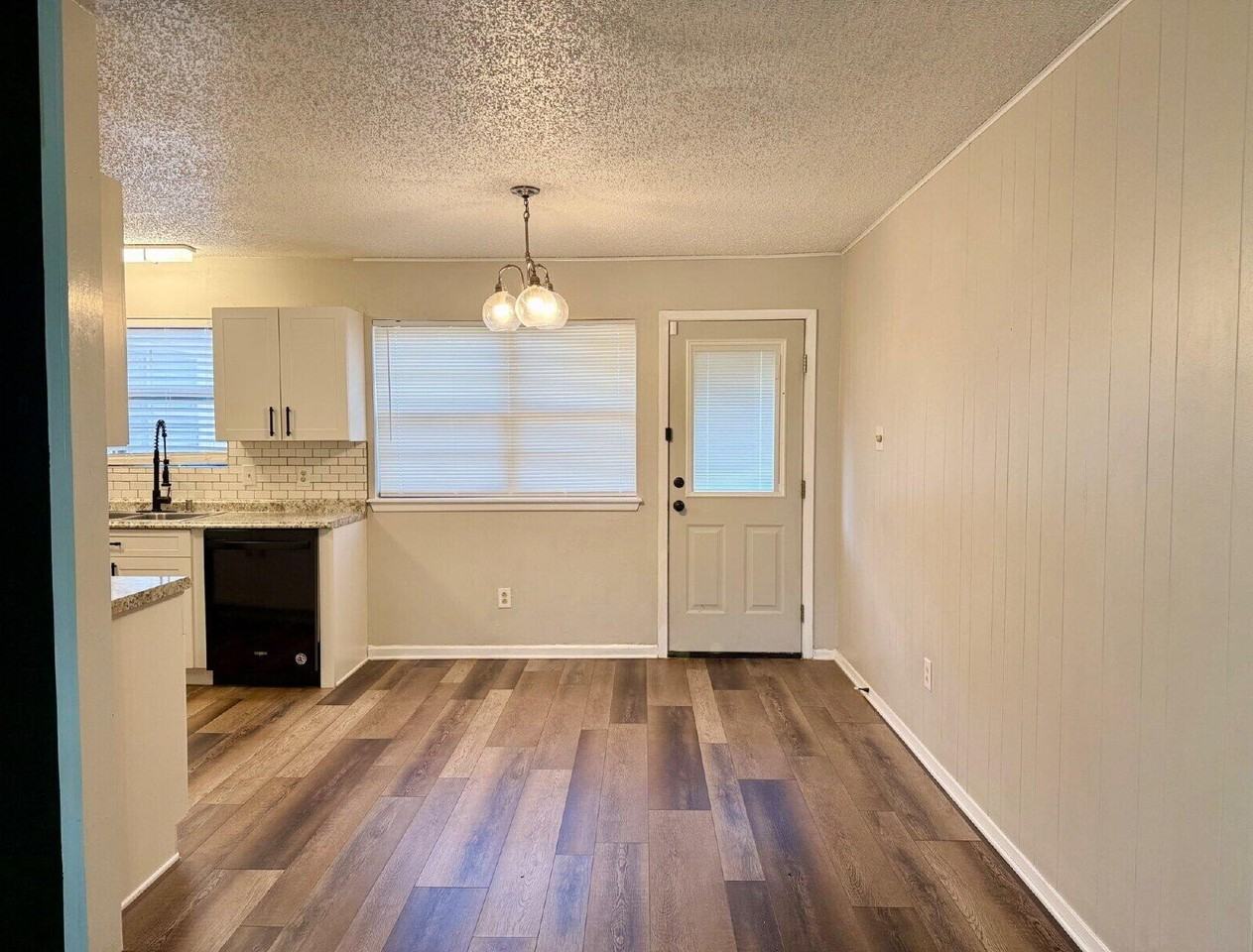 5408 22nd St - Photo 5 of 20