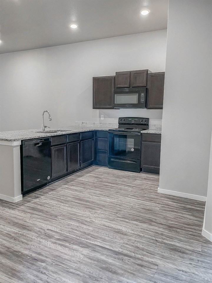 2135 N Texas Ave #1-2 - Photo 3 of 13
