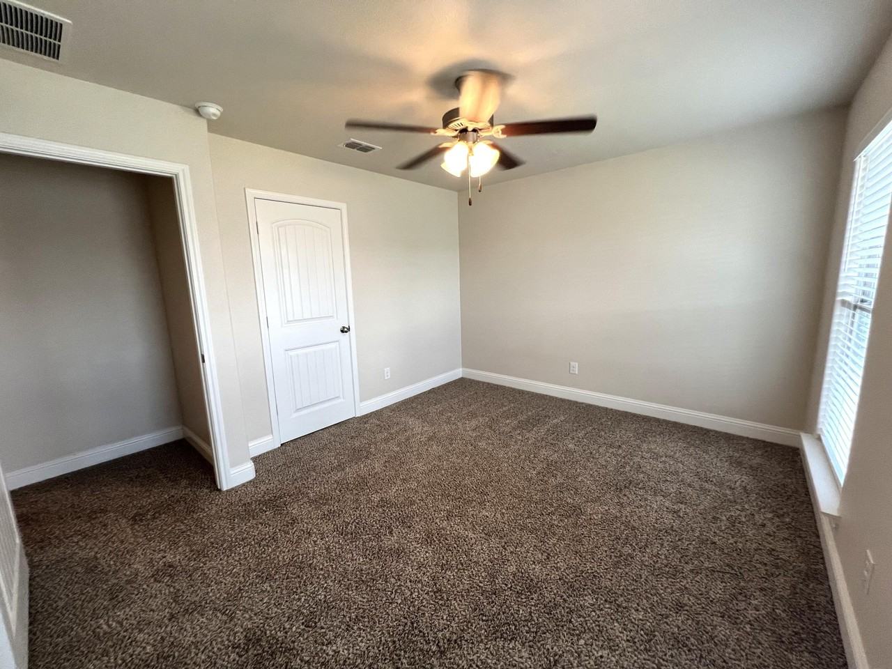2107 136th St - Photo 5 of 22