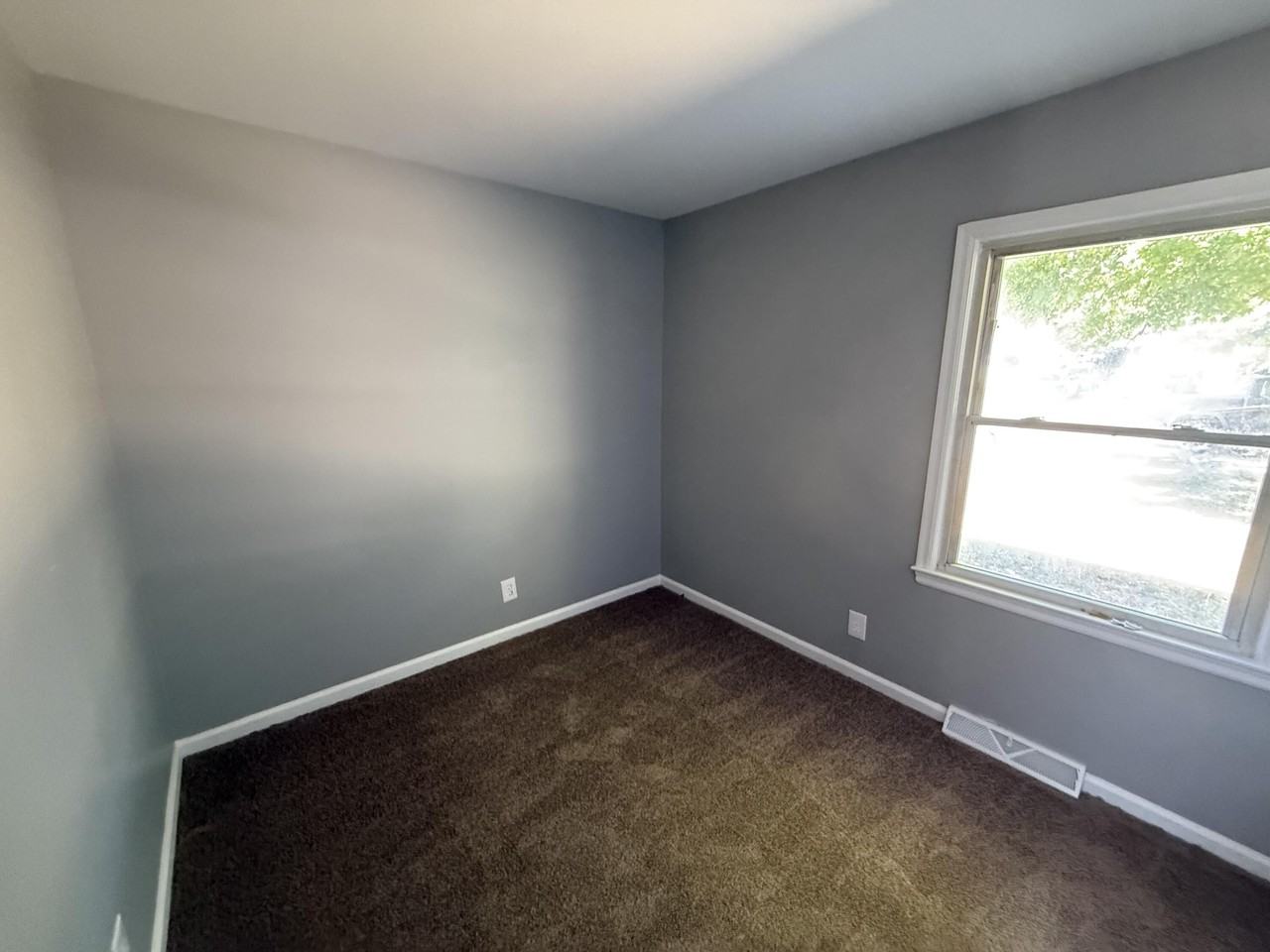 216 Liverpool Rd - Photo 6 of 18
