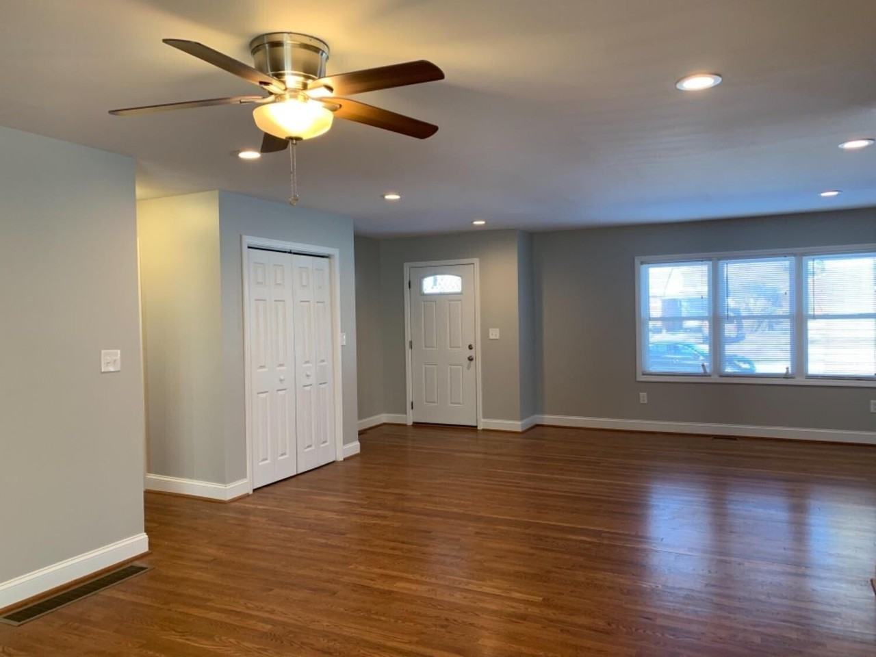 832 Laurel Hill Rd - Photo 3 of 38