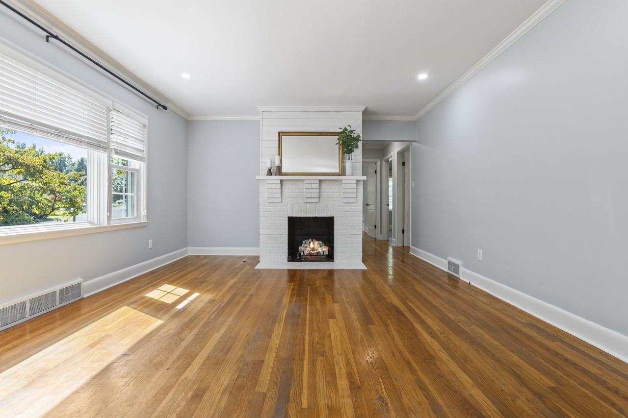 2091 Spring Grove Ave - Photo 5 of 30