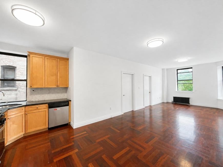 601 W 137th St - Photo 4 of 10