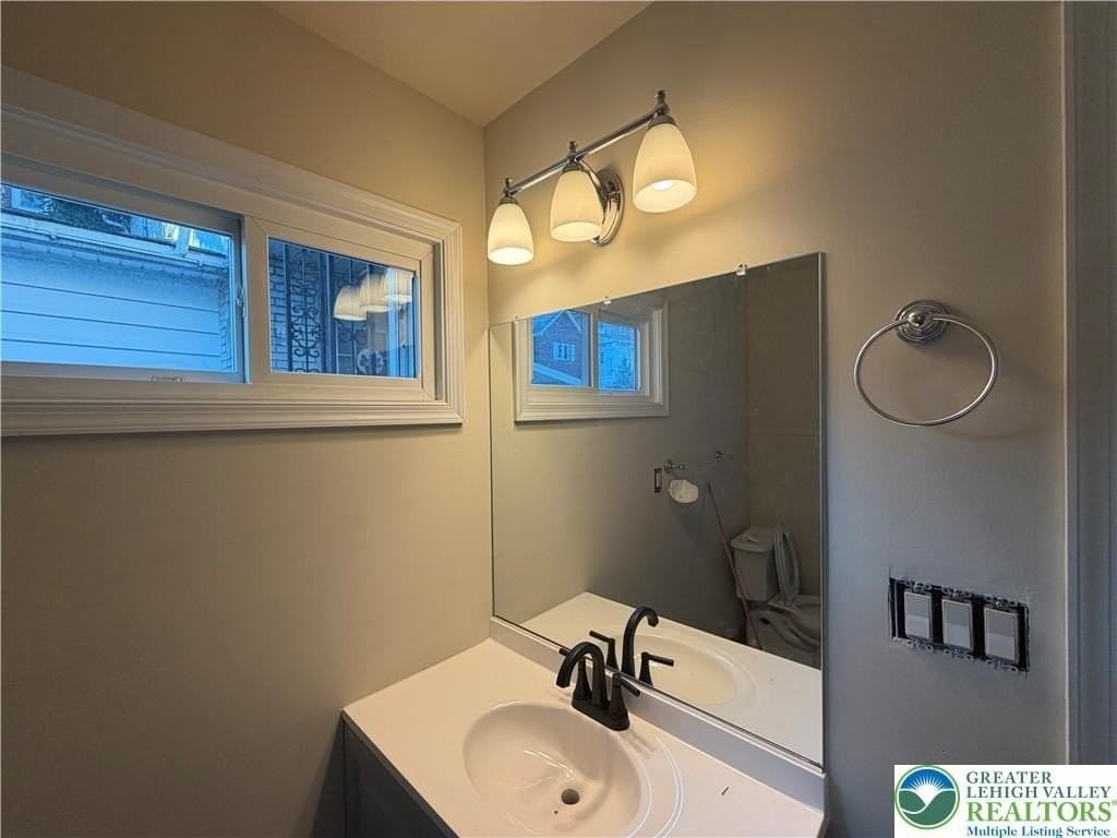 722 N Clewell St - Photo 6 of 11