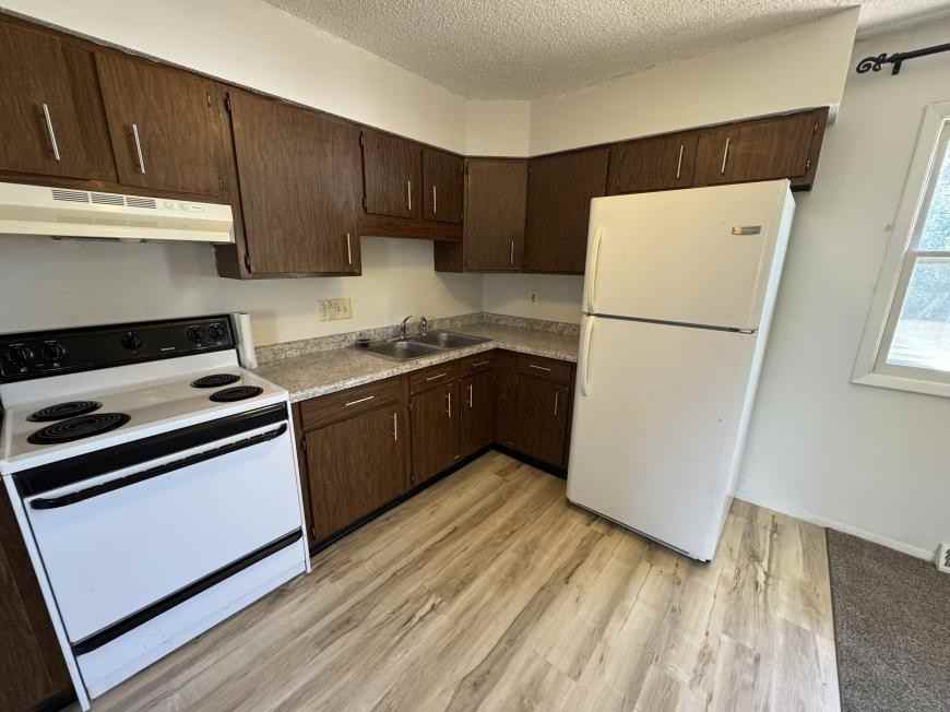2077 Scarbrough Rd - Photo 4 of 10