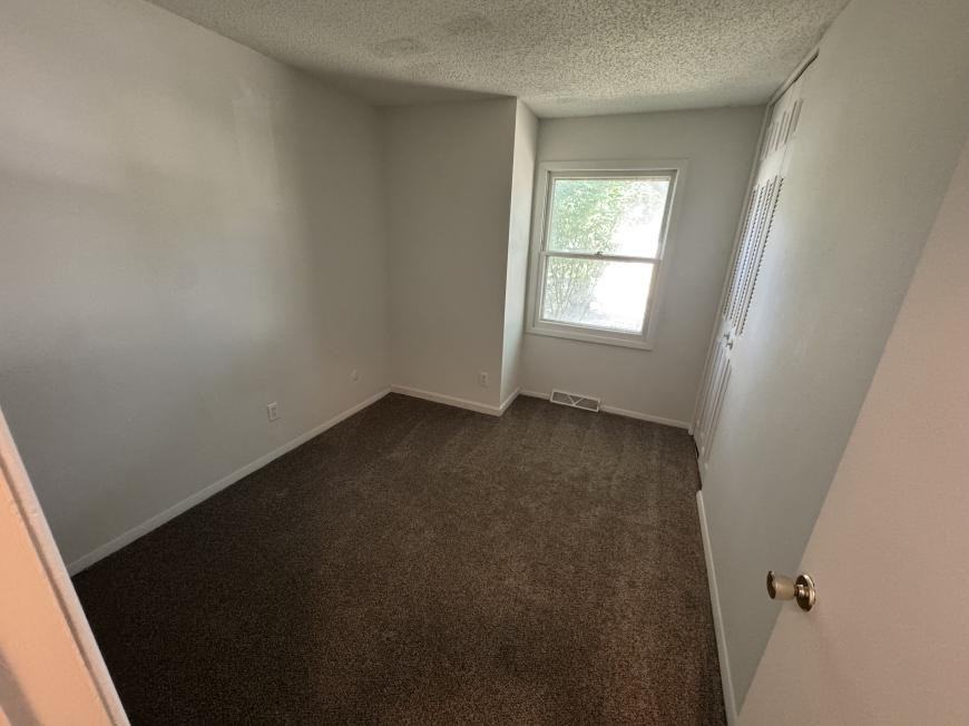 2077 Scarbrough Rd - Photo 5 of 10