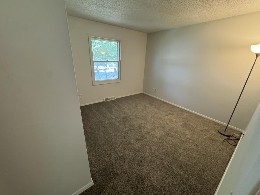 2077 Scarbrough Rd - Photo 7 of 10