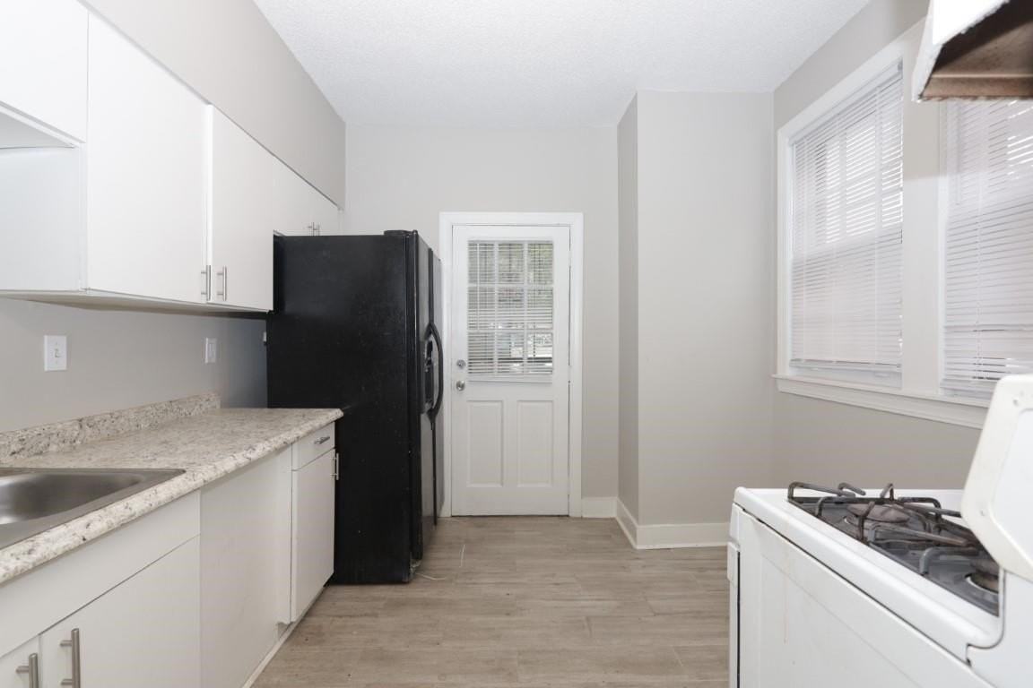 2367 Forest Ave #2 - Photo 2 of 9