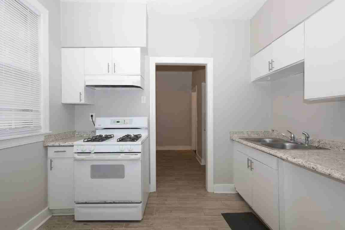 2367 Forest Ave #2 - Photo 3 of 9