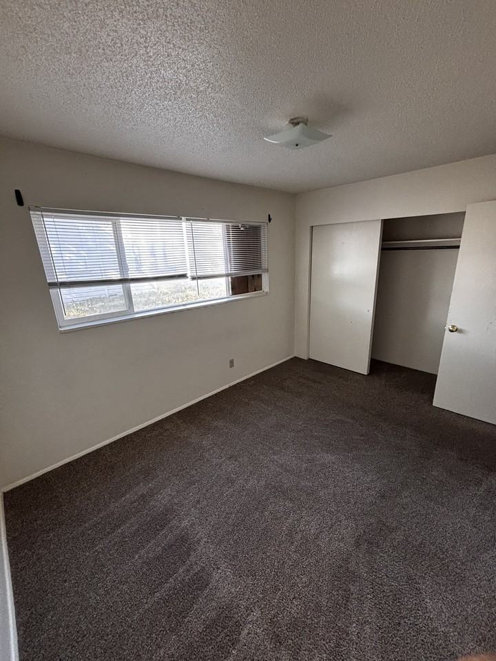 225 Poplar St #1 - Photo 3 of 5