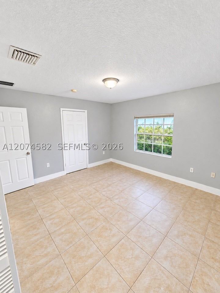 2471 Nw 18th Ter #2471 - Photo 7 of 13