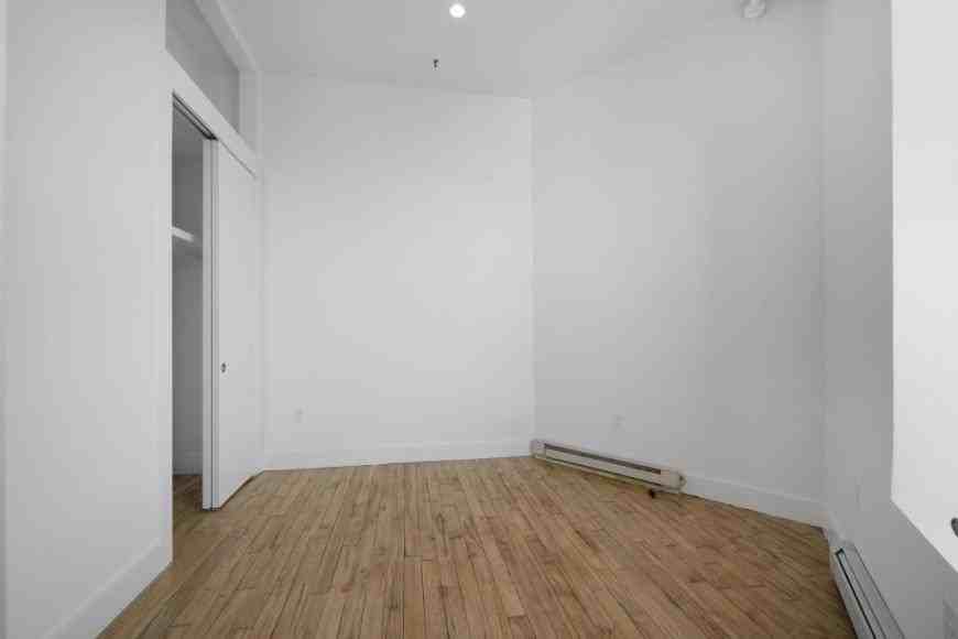 1381 Myrtle Ave - Photo 5 of 10