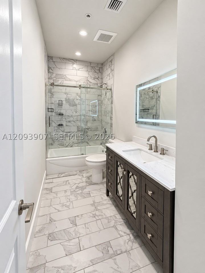 29 Palmetto Dr #5 - Photo 4 of 11