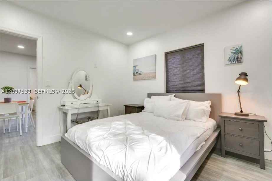 17001 Ne 20th Ave #4 - Photo 6 of 11