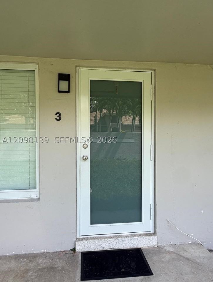 3970 Sw 58th St #3 - Photo 2 of 18