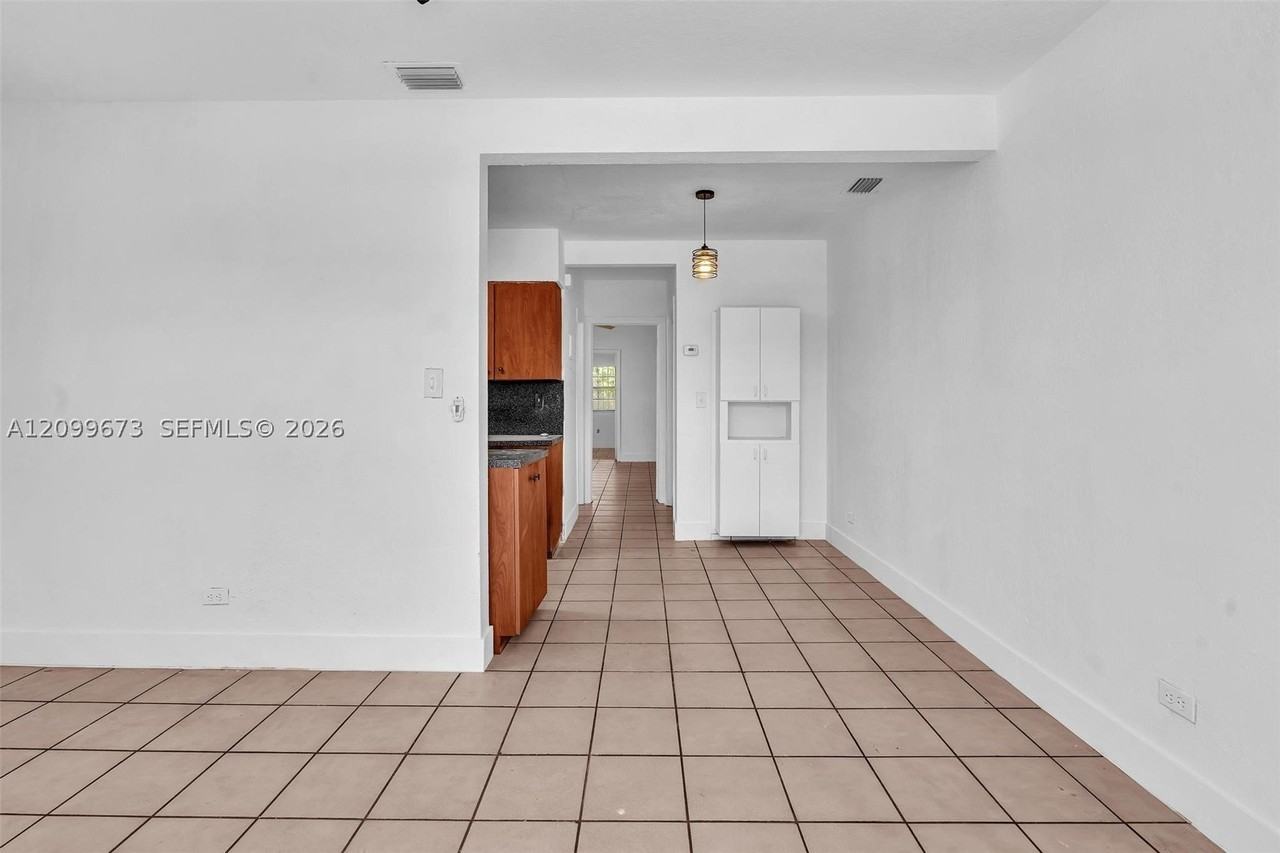 2839 Sw 24th St #2 - Photo 3 of 13