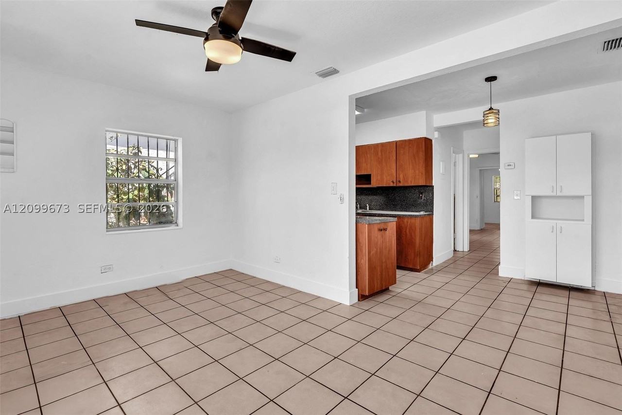 2839 Sw 24th St #2 - Photo 4 of 13