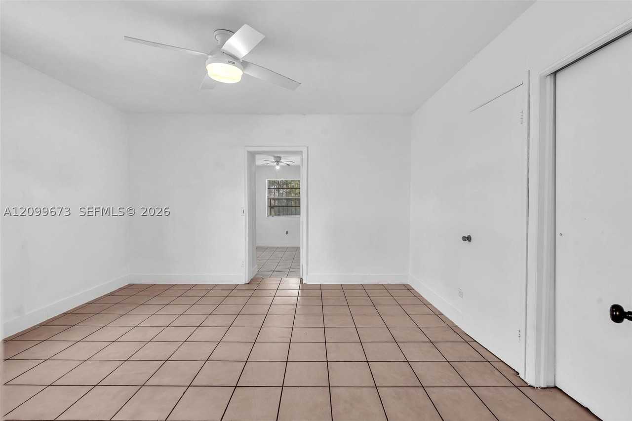 2839 Sw 24th St #2 - Photo 7 of 13