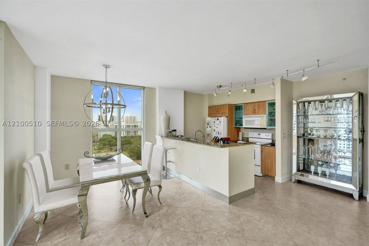 17555 Atlantic Blvd #UPH2 - Photo 7 of 50