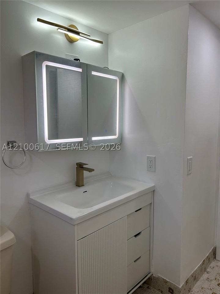 8540 Sw 133rd Avenue Rd #424 - Photo 4 of 10