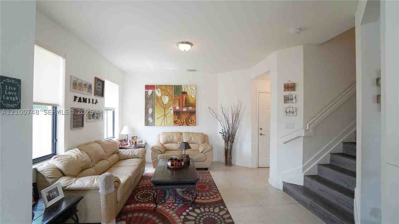 10401 Nw 61st Ln - Photo 2 of 41