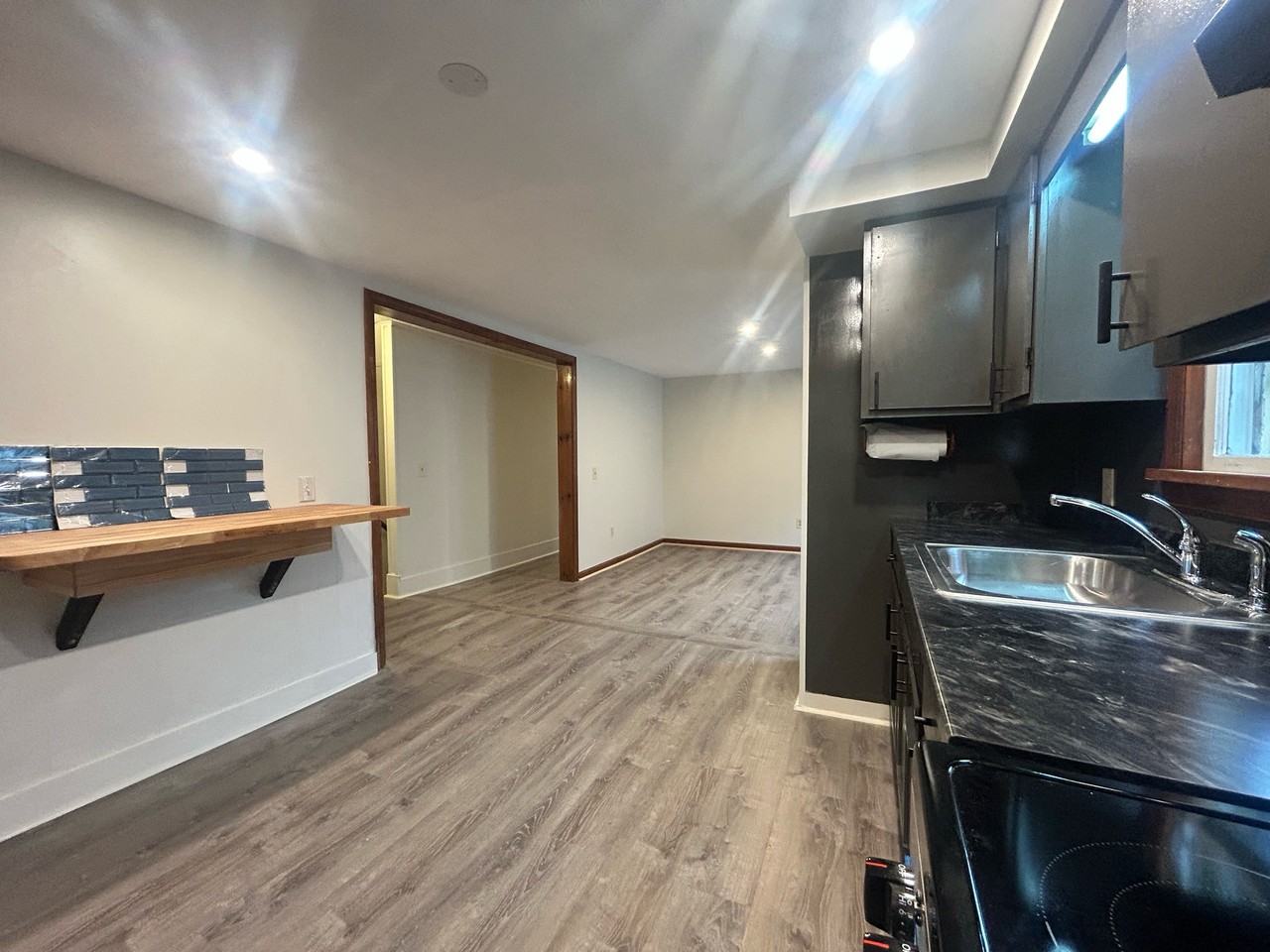 174 Woodlawn Ave #174B - Photo 2 of 12
