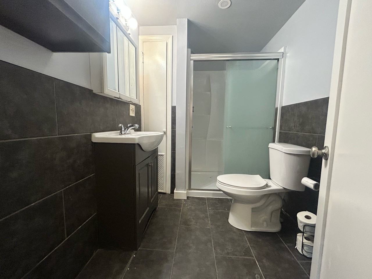 174 Woodlawn Ave #174B - Photo 6 of 12
