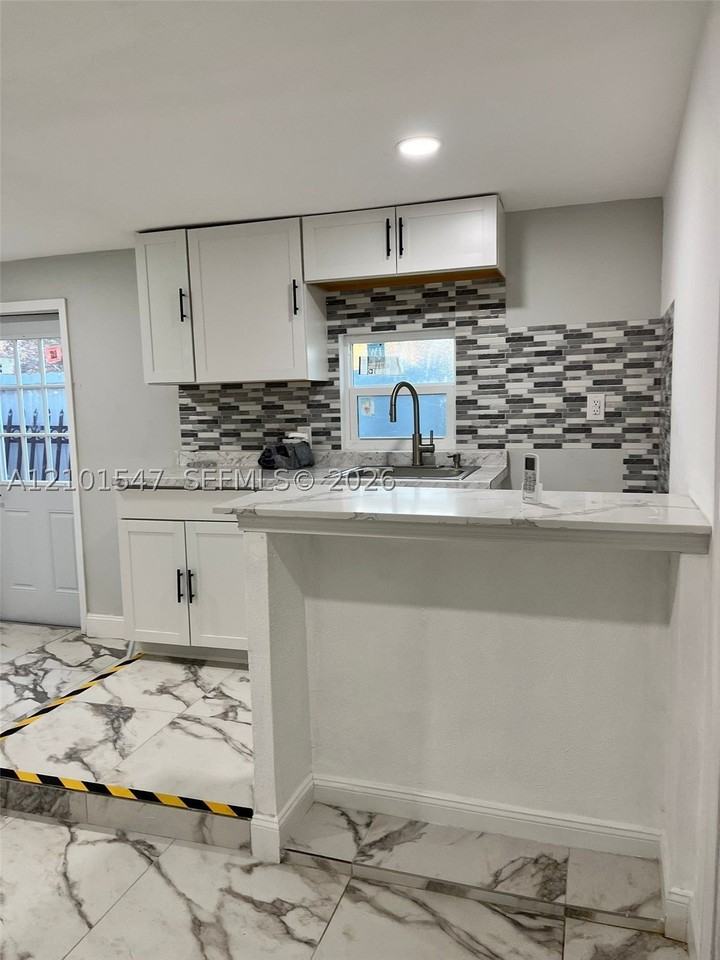 20737 Nw 41st Avenue Rd - Photo 4 of 6