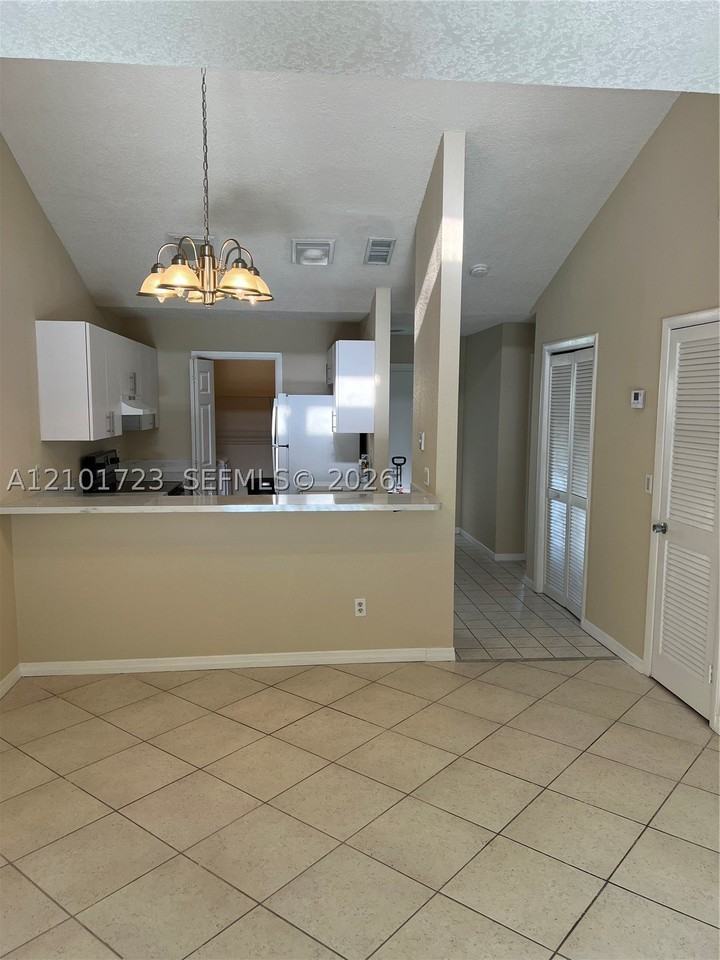 3624 Sw 68th Ln #6D - Photo 7 of 28