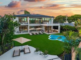 featured image of 2340 Ne 201st St