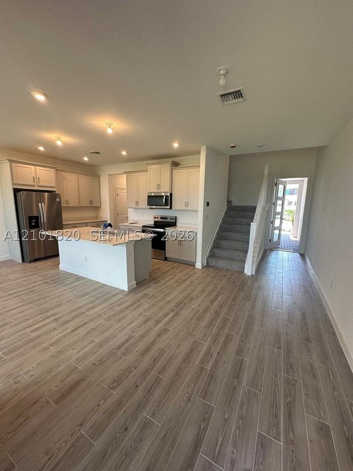 14051 Sw Thorens Dr #94 - Photo 4 of 42