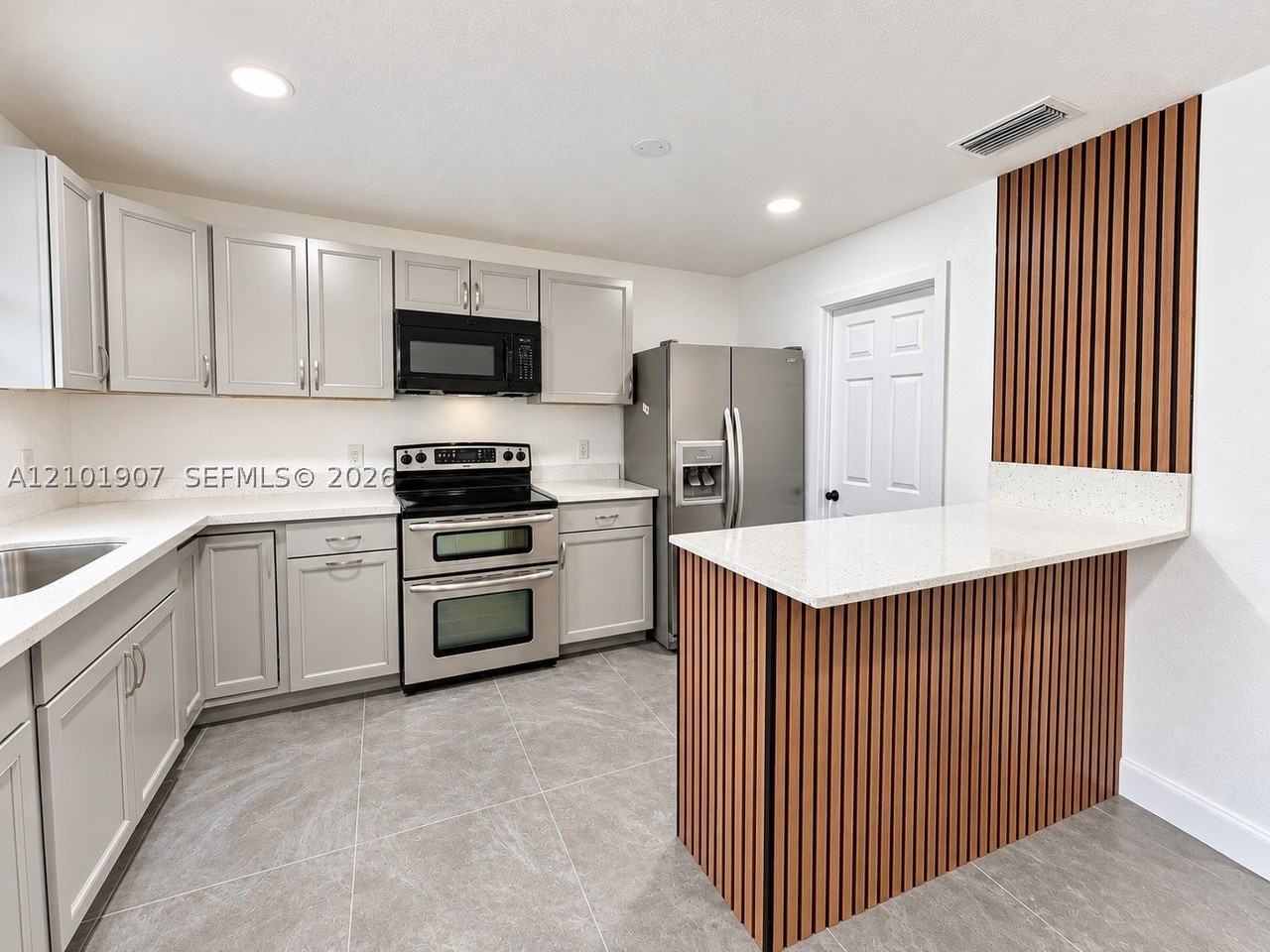 28099 Sw 143rd Ct - Photo 3 of 16