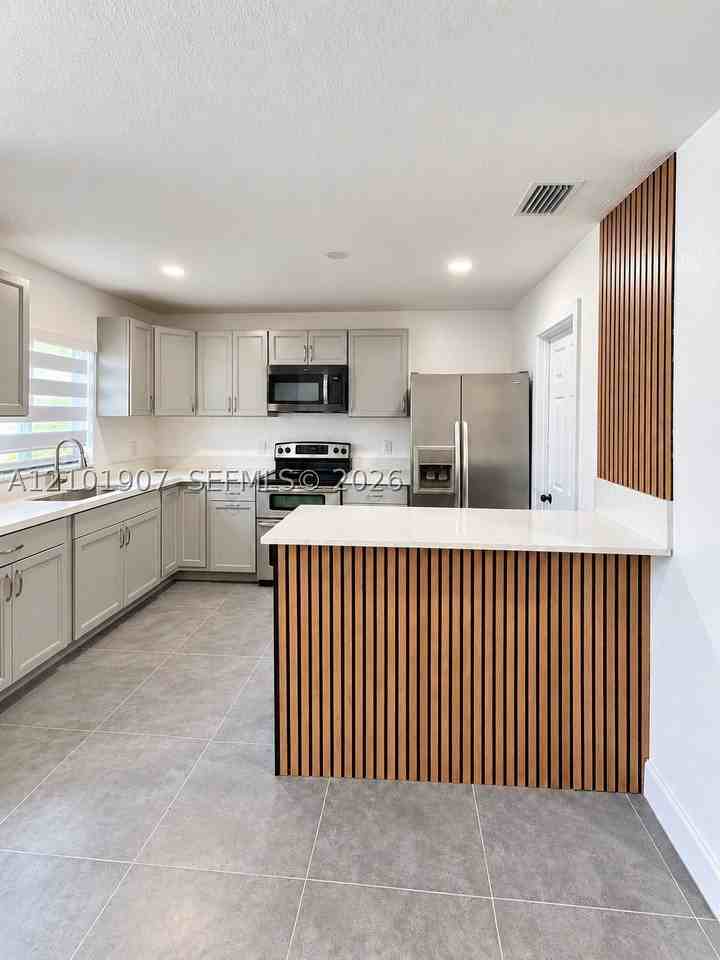 28099 Sw 143rd Ct - Photo 4 of 16
