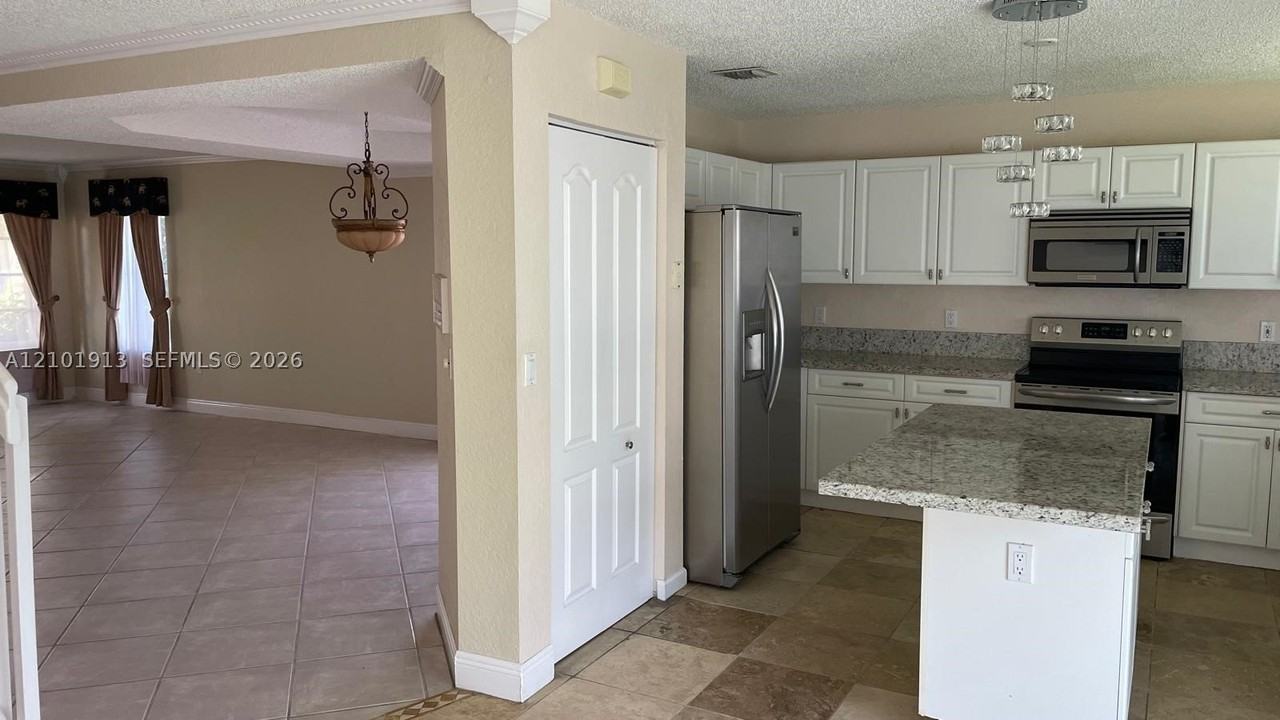 9044 Sw 212th Ln - Photo 6 of 30