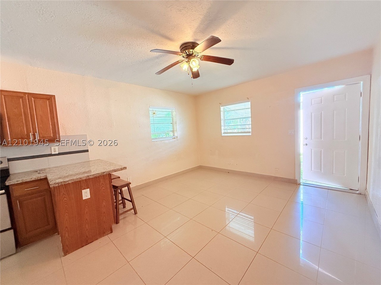326 Ne 6th St #3 - Photo 2 of 13